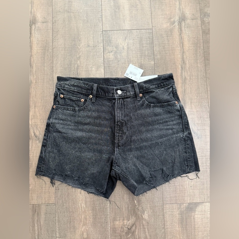 American Eagle ex-boyfriend shorts